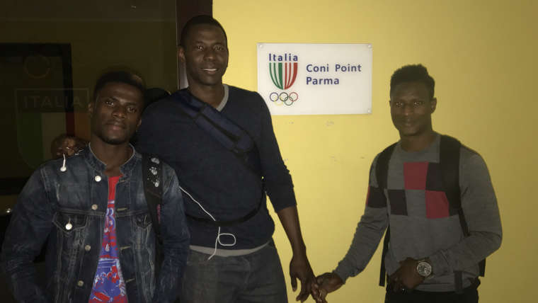 Taofeek e Aliou calciatori professionisti in Africa studiano da istruttori CONI per i giovani sportivi emiliani